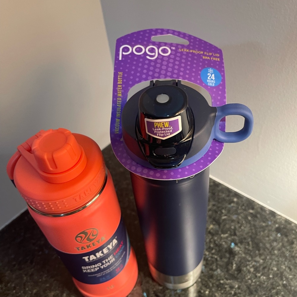 Lot of Insulated Water Bottles, snack cups, and drink bottles - Picture 5 of 9